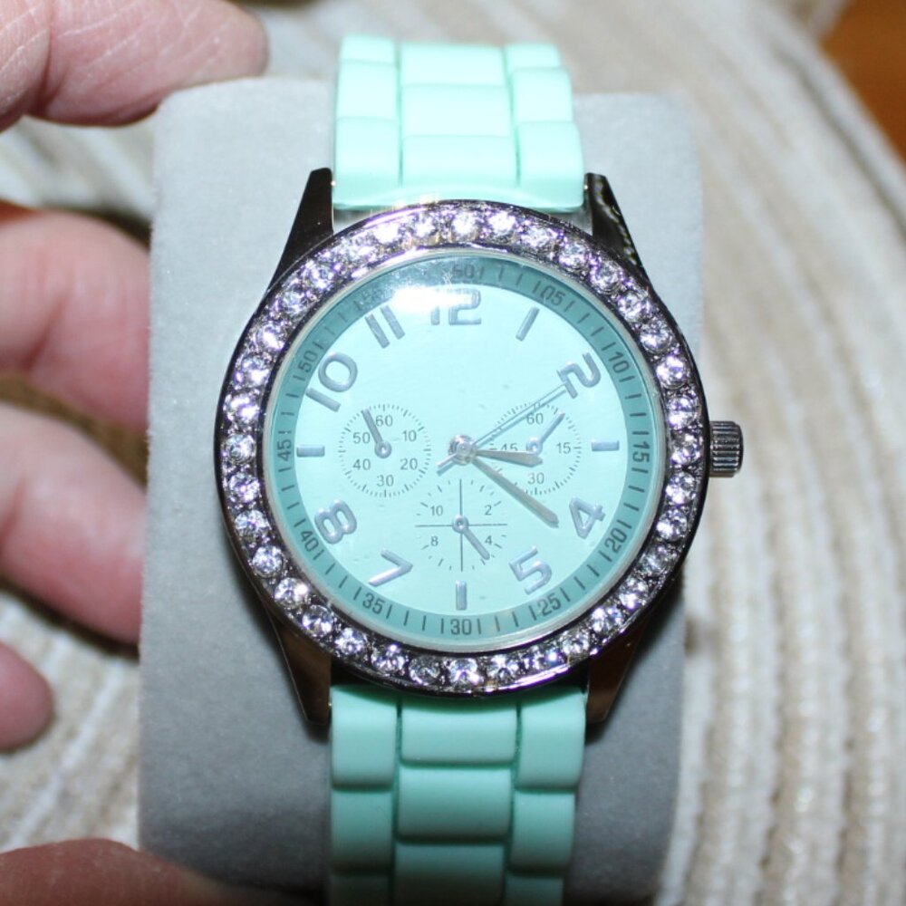 BRAND NEW DARICE LADIES WATCH TIFFANY BLUE